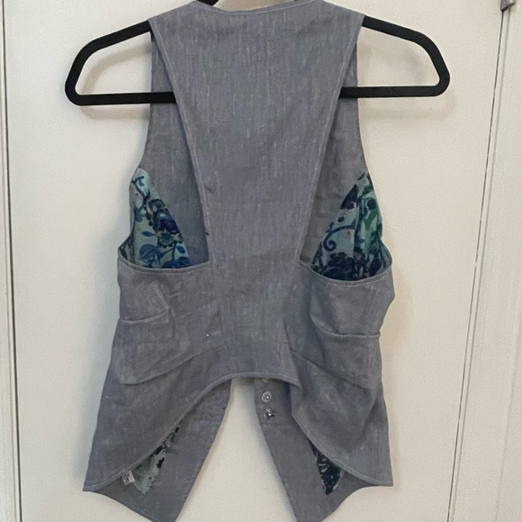 Walter, Vest, size 6 - Picture 6 of 8